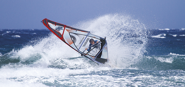 Windsurf MagazineNEILPRYDE COMBAT 4.7 2013 TEST REVIEW