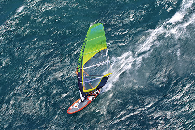 Windsurf MagazineNEILPRYDE HORNET 7.7M 2014 TEST REVIEW REPORT